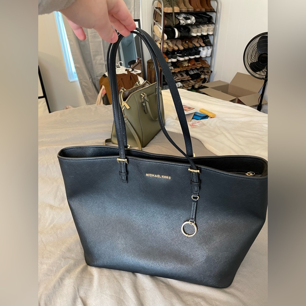 Michael Kors Jet Set Travel XL Tote
